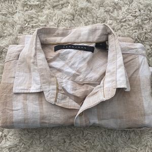 Man short sleeves shirt